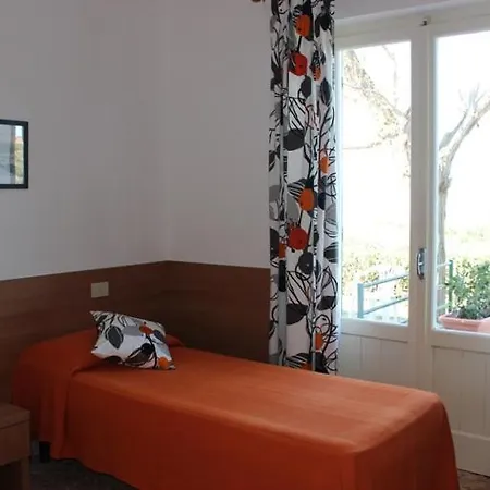 Zuccale - A 200 Mt Dalla *